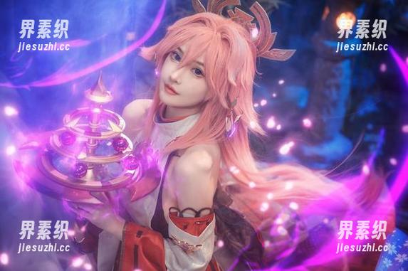 露儿大魔王的cos来到啦，下载你的秘密启动器