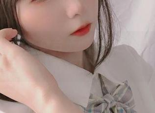勇敢点，青水百合子的露背毛衣写真，不下载你就亏了