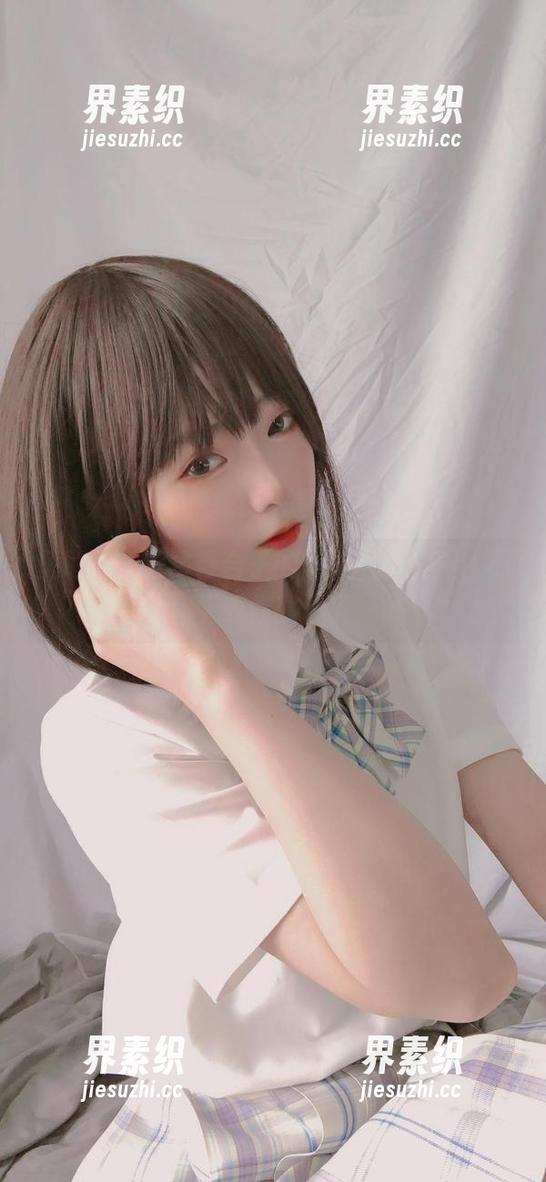 勇敢点，青水百合子的露背毛衣写真，不下载你就亏了